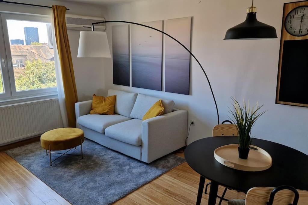 شقة Midnight Blue Oasis - Center, Free Parking زغرب المظهر الخارجي الصورة