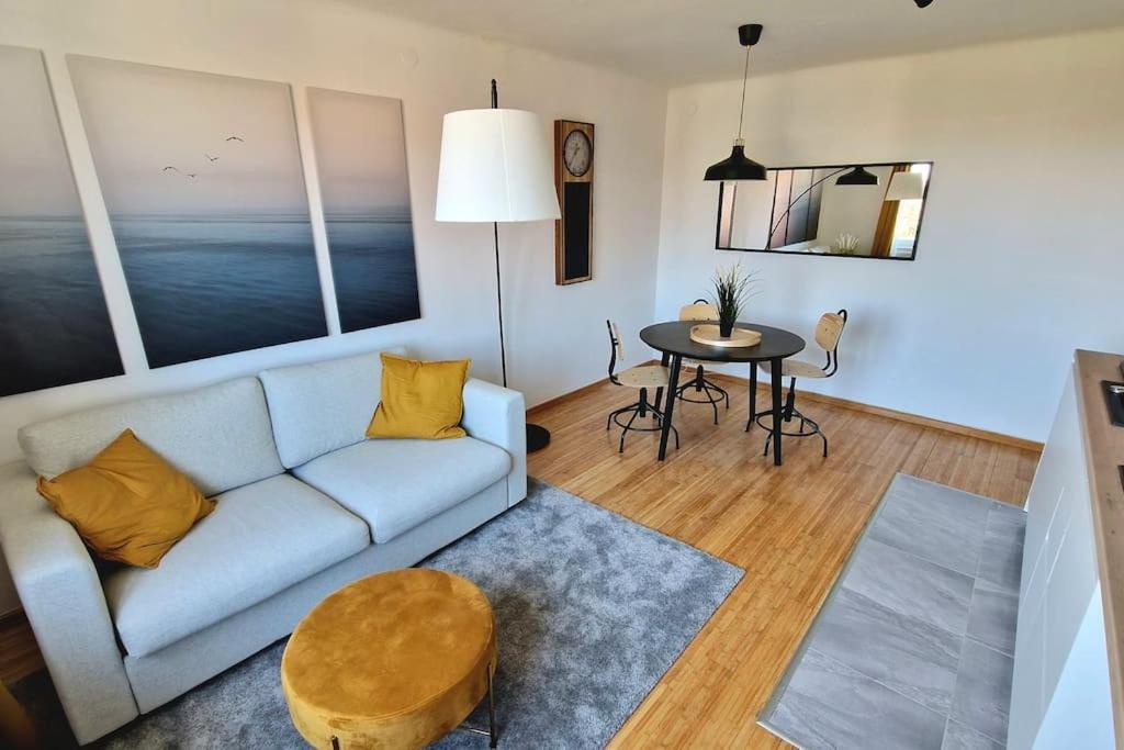 شقة Midnight Blue Oasis - Center, Free Parking زغرب المظهر الخارجي الصورة